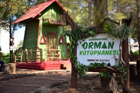Dokumapark Orman Kütüphanesi