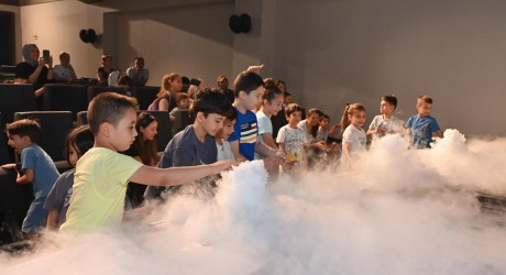 Kepez’in Bilim Merkezi’nden eğlenceli bilim deneyleri