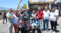 Motodrag yarışlarının startını Başkan Kocagöz verdi