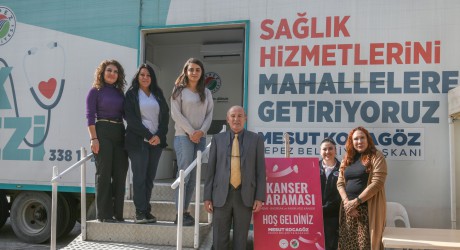 Kepez'in sağlık tırı kanser taraması için Kemer'de