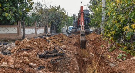 Büyükşehir içme suyunu Kepez asfaltı yeniliyor