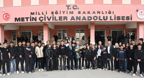 Kocagöz, lise öğrencilerinin projelerini inceledi