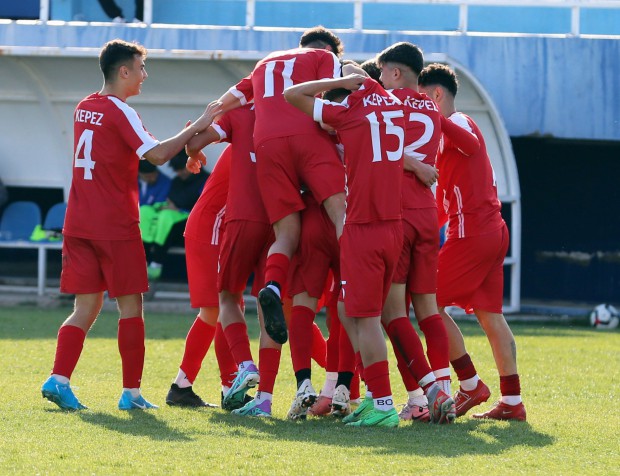 Kepez şampiyona biletini kazandı