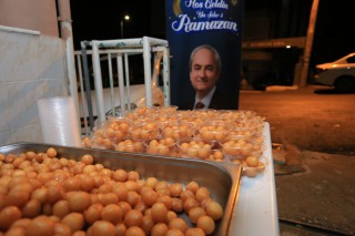 Kepez’de her gün lokmayla ağızlar tatlanıyor