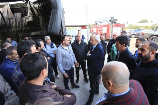 Kocagöz, Hurdacılar Sitesi’nde esnafın yanında