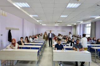 Kepez Belediyesi’nden öğrencilere gerçek sınav provası