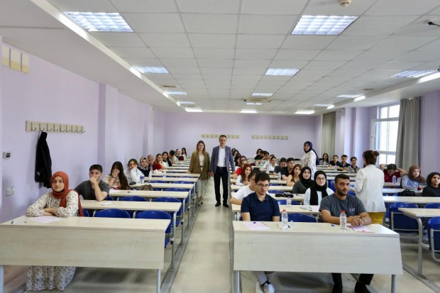 Kepez Belediyesi’nden öğrencilere gerçek sınav provası