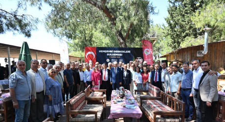 Kocagöz, hemşehri dernekleriyle buluştu