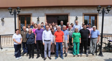 Kepez’de bayramda gönüllere dokunan ziyaret