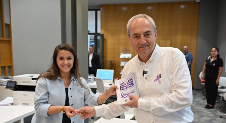 Yaşlı Dostu Kepez, mor kurdeleyle farkındalık yarattı  