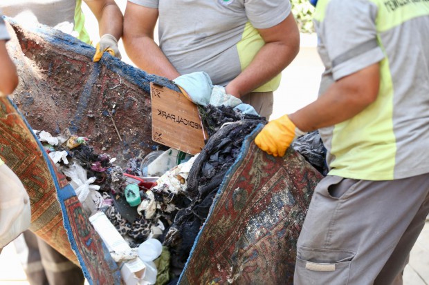 Kepez’de çöp ev operasyonu