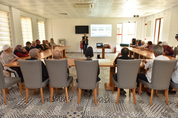 Kepez’den Huzurevi sakinlerine afet bilinci eğitimi