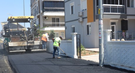 Kepez çalışıyor, mahalleler sıcak asfaltla buluşuyor