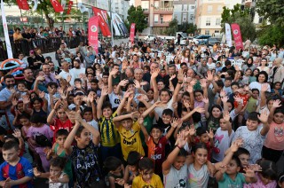 Mahallelerde eğlence “Sahne Kepez” ile başladı  