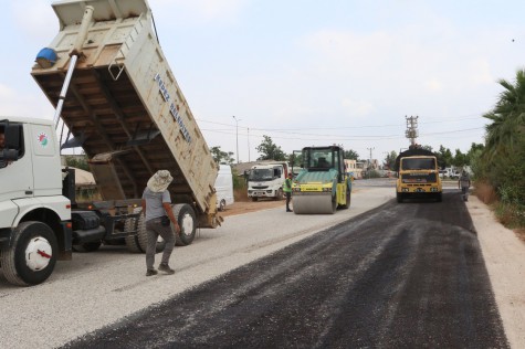 Kepez çalışıyor, ilçe yolları yenileniyor