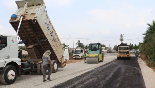 Kepez çalışıyor, ilçe yolları yenileniyor 
