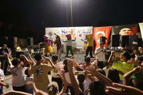 Müzik, tiyatro ve eğlence Duraliler’i sardı