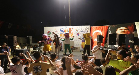 Müzik, tiyatro ve eğlence Duraliler’i sardı