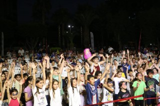 “Sahne Kepez” rüzgârı Yenidoğan Mahallesi’nde esti