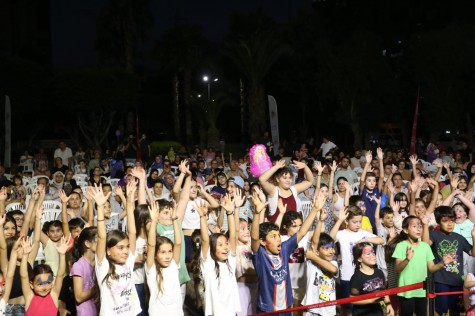 “Sahne Kepez” rüzgârı Yenidoğan Mahallesi’nde esti