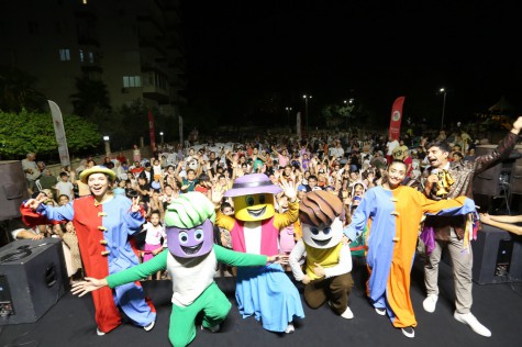 Sahne Kepez, Güneş Mahallesi’ni renklendirdi