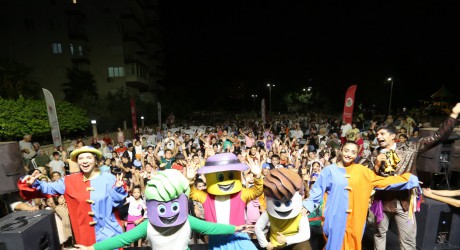 Sahne Kepez, Güneş Mahallesi’ni renklendirdi