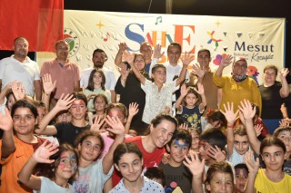 ‘Sahne Kepez’  Zeytinlik Mahallesi’ni şenlendirdi