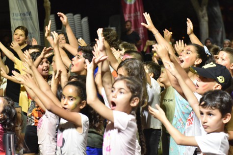 Sahne Kepez ile Demirel Mahallesi renklendi