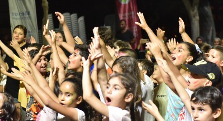 Sahne Kepez ile Demirel Mahallesi renklendi