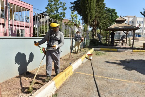 Okul bahçeleri Kepez’le güzelleşiyor