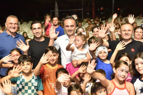 Yeşiltepe Mahallesi “Sahne Kepez” ile sanata ve eğlenceye doydu