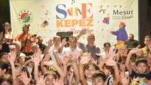 Kirişçiler Mahallesi ‘Sahne Kepez’le şenlendi