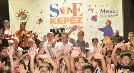 Kirişçiler Mahallesi ‘Sahne Kepez’le şenlendi