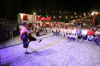 Kepez Kültür Festivali’nde Yörük ateşi yandı