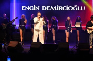 Kepez’in 2. Uluslararası Kültür Festivali Engin Demircioğlu konseriyle final yaptı