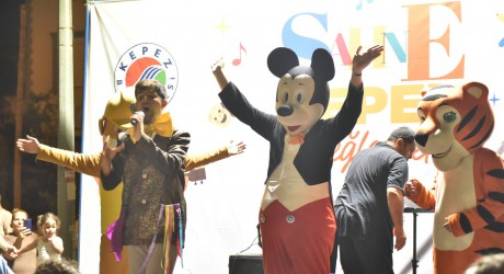 Kepez’in 68 mahallesinde “Sahne Kepez” ile sanat ve eğlenceye devam  