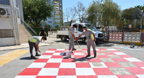 Kepez’den 90 okula sosyal belediyecilik hizmeti
