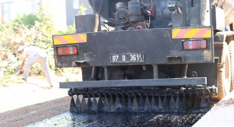 Göksu Mahallesi’nde yollar sathi asfaltla yenilendi