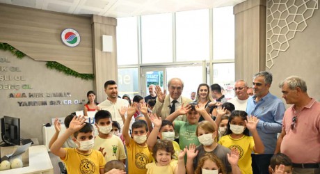 Başkan Kocagöz’den minik kalplere sıcak dokunuş