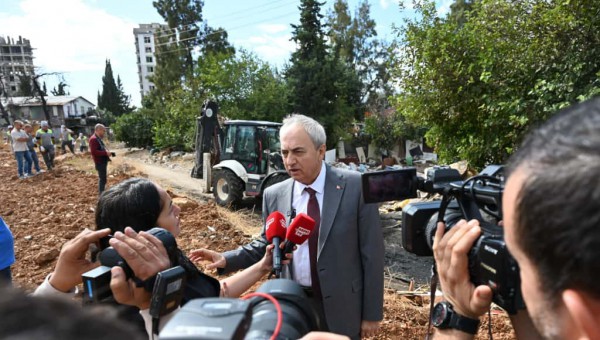 Kepez’de çöp ev operasyonu 