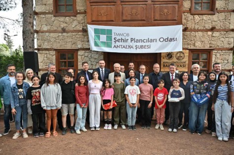 Dokumapark’ta çocukların gelecek şehir hayalleri tuvallere yansıdı