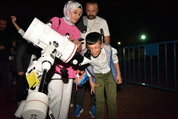 Kepez’de Cumhuriyet ve Bilimle Gece Gözlemi