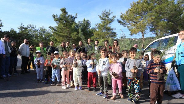 Kepezli Minikler, yangın sonrası orman alanına umut dikti 