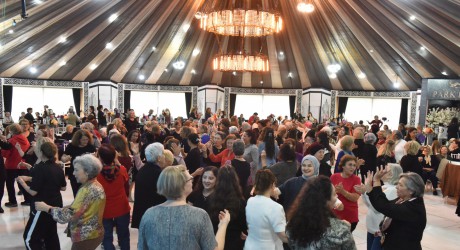 Kepez’den Tazelenme Üniversitesi öğrencilerine kadınlar matinesi