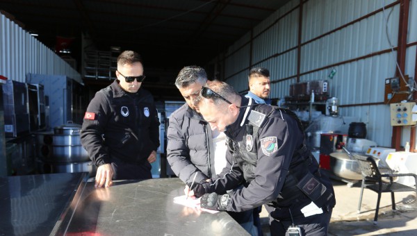 Kepez Zabıtası’ndan Hurdacılar Sitesi’ne denetim 