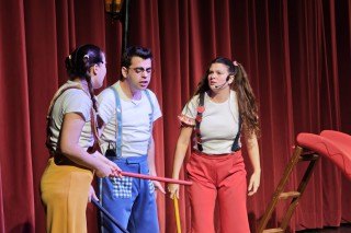 Kepez Kent Tiyatrosu, 2026 yılının ilk çocuk oyununu sahneledi