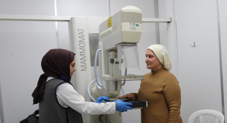 Kepez’den kanser farkındalık ayında sosyal belediyecilik hizmeti   