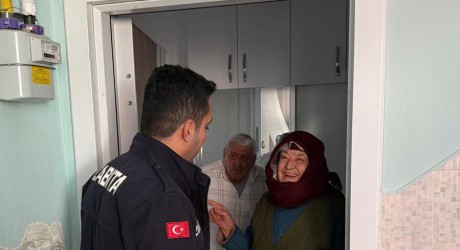 Kepez zabıtasından örnek davranış: Fatma Teyze’nin kaybolan cüzdanı evine teslim edildi