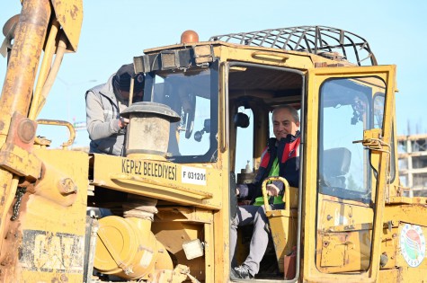 Kocagöz, sahada belediye ekipleriyle çalıştı