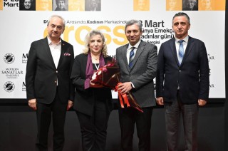 Dokumapark’ta üç nesil kadın sanatçı “CROSS”  sergisinde buluştu